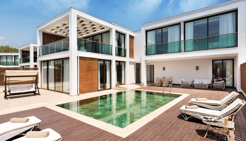 SUPERIOR VILLA
